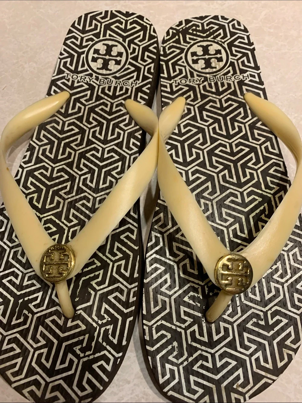 Tory Burch Cream Strap Flip Flops with Black & White Geometric Footbed Size 7